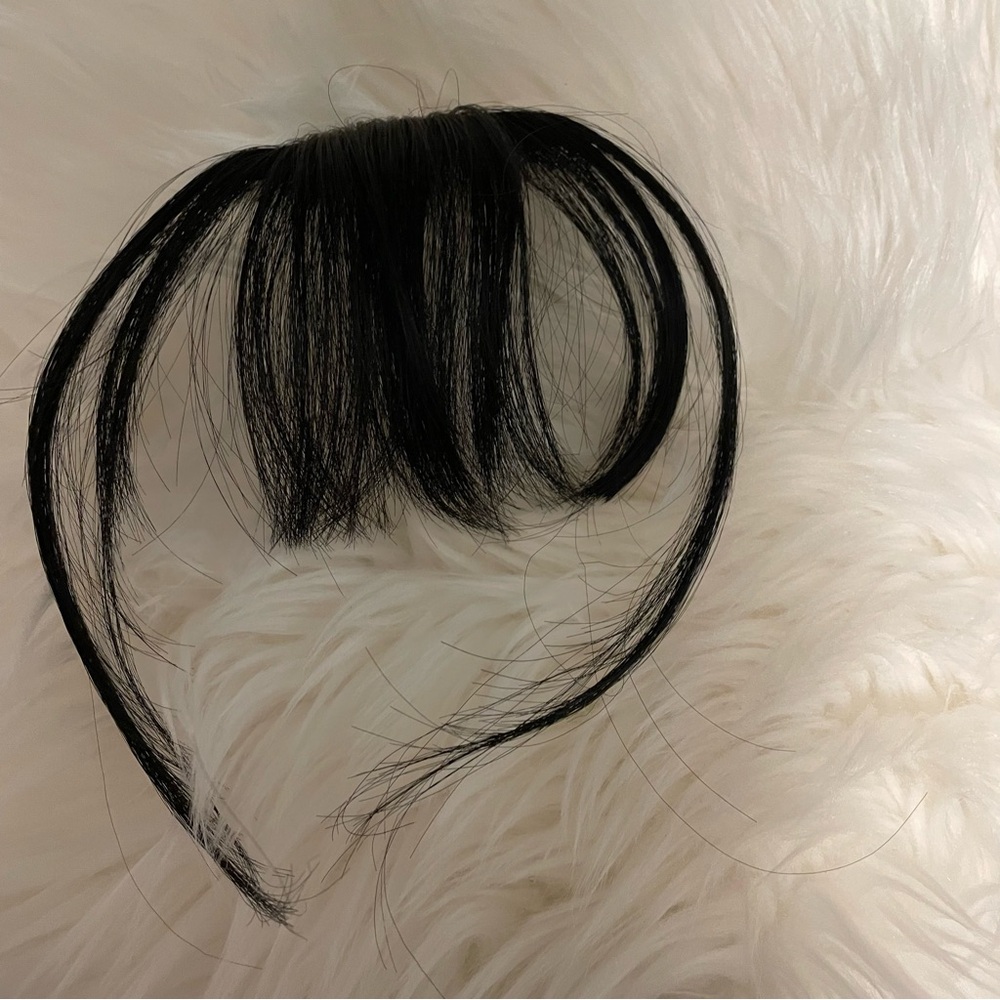 🌟10/$10 Black Clip in Bangs